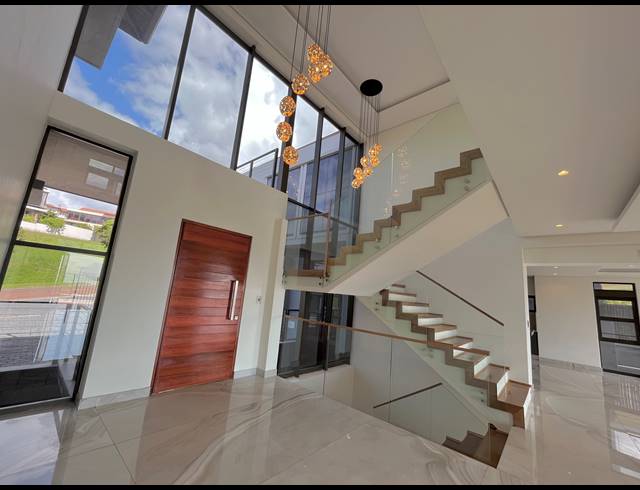 5 BEDROOM HOUSE FOR SALE IN IZINGA RIDGE